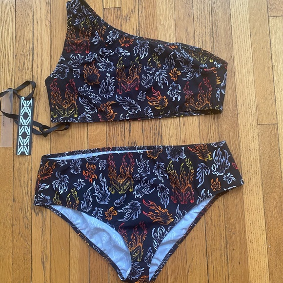 NWT Marcell Von Berlin two piece one-shoulder swimsuit Size M - Picture 1 of 5